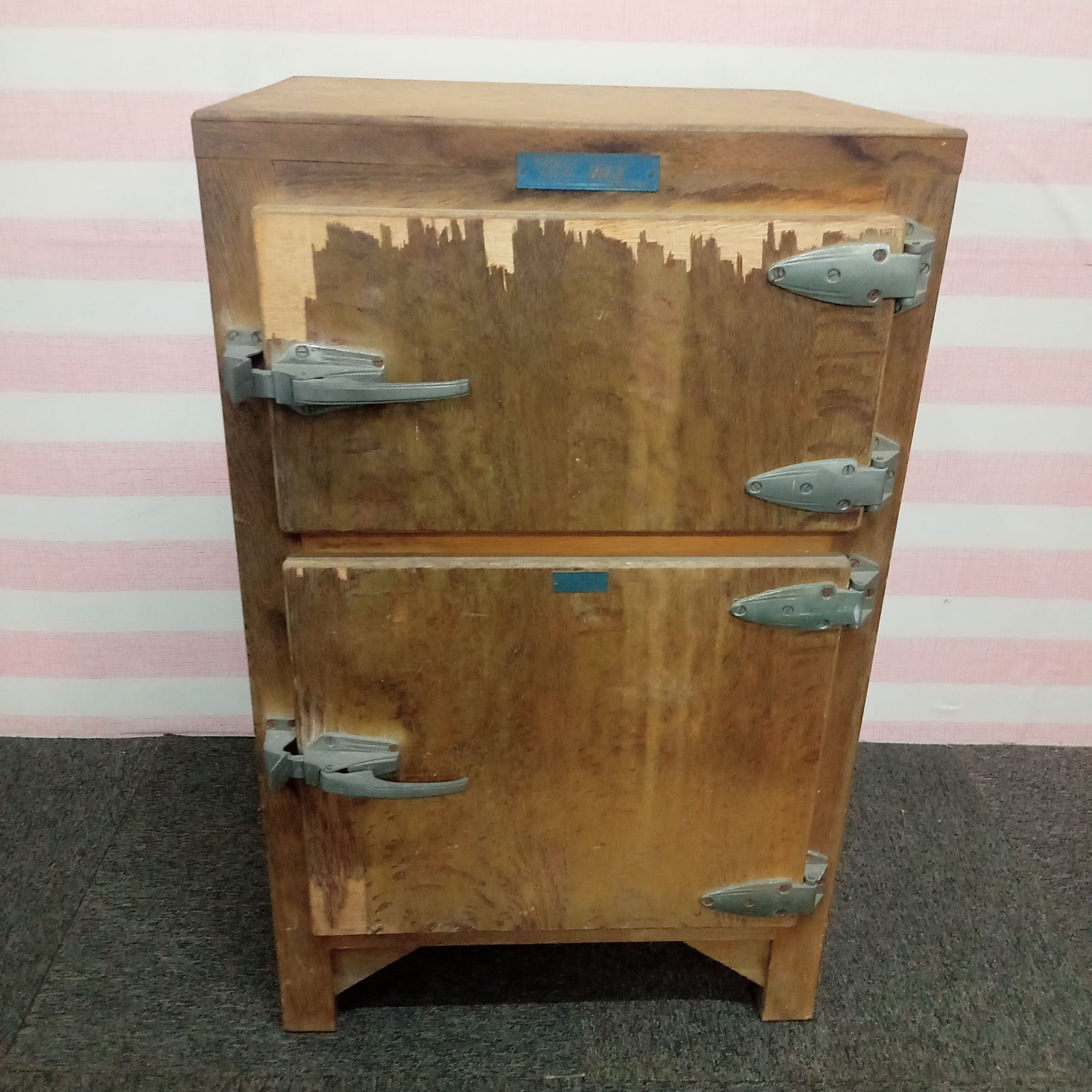 ◯ 昭和 レトロ 木製 冷蔵庫 氷冷蔵庫 ビンテージ冷蔵庫 - メルカリ