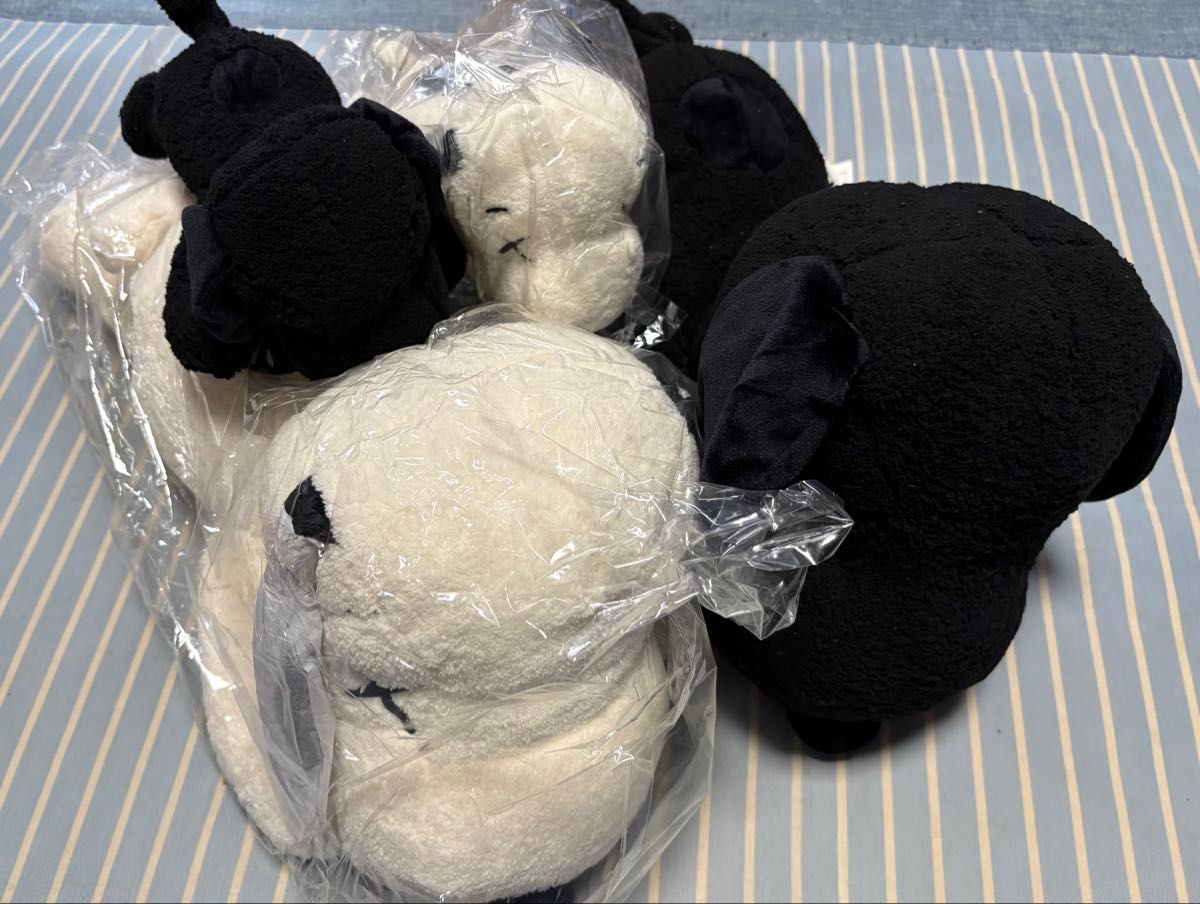 カウズ kaws スヌーピー ぬいぐるみ ユニクロ コラボ バッグ付き