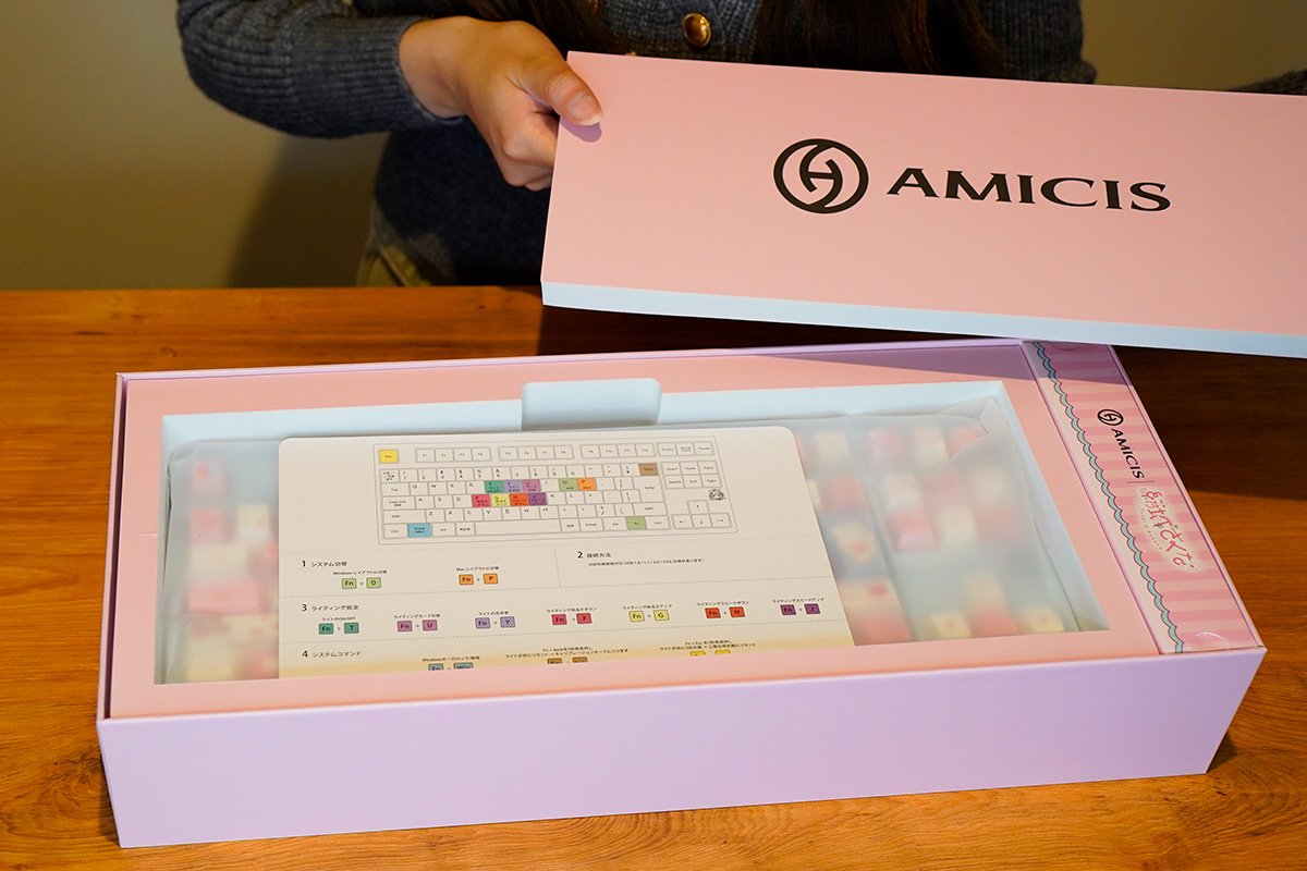 大人気VTuber結城さくな×AMICISキーボードとマウスパッドをレビュー