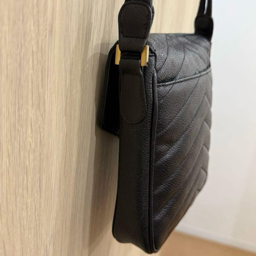 セール】シャネル キャビアスキン シェブロン ショルダーバッグ